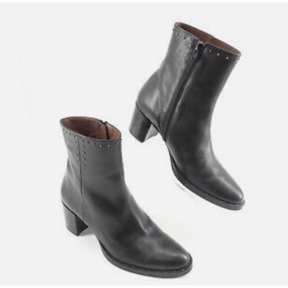 𝅺HISPANITAS Black Soft Leather Studded Ankle Booties